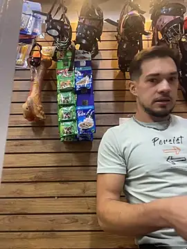 Leonardmoppet live sex cam