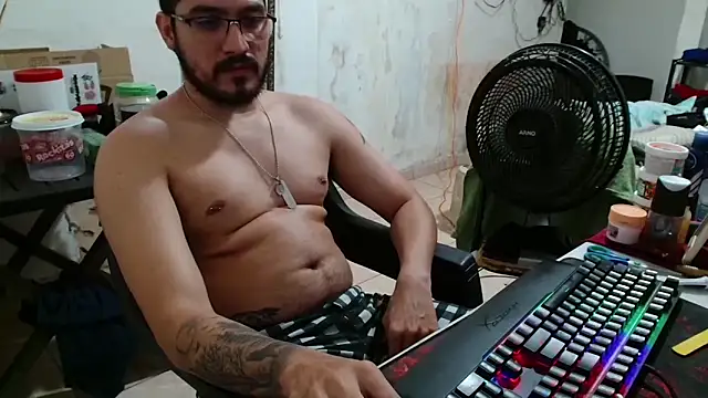 Leonino231 live sex cam