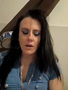 Sosso19squirt live sex cam