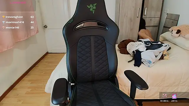 Nude_Boy18 live sex cam