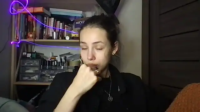 Yuna5343 live sex cam