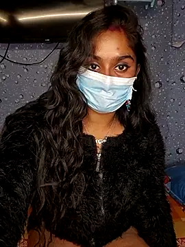 Sweet-Maddlina live sex cam