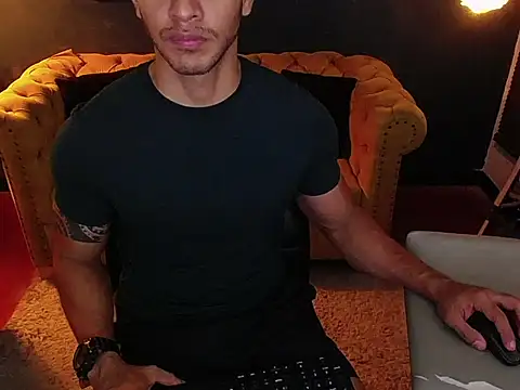 tayler_luke's cam snapshot