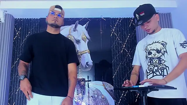 handsome_boys22's cam snapshot