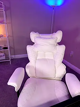 skimpysushi's cam snapshot