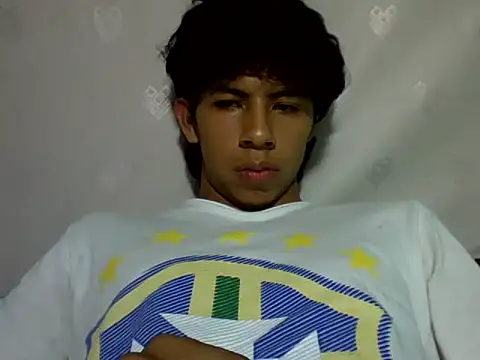 Carlos_Albert02's cam snapshot