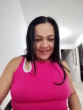 LindaSalo33 live sex cam