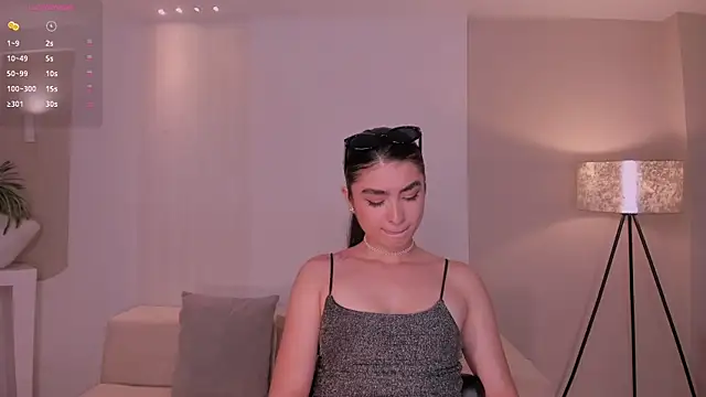 LucyWeiss_'s cam snapshot