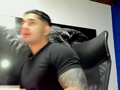 king_falconer's cam snapshot