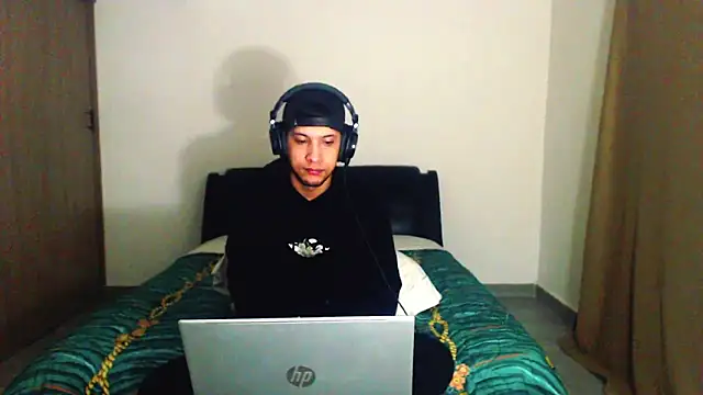 bladetrinityn's cam snapshot