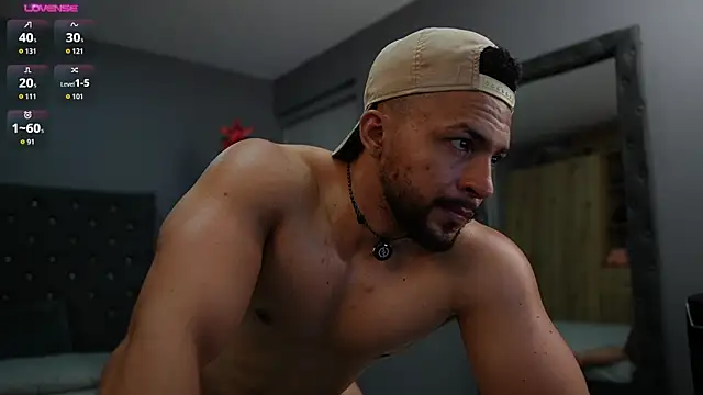 LoganMartinX live sex cam