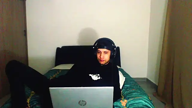 bladetrinityn's cam snapshot