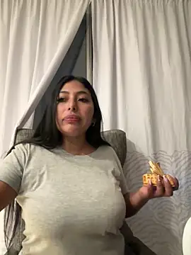 emmyjhonson07 live sex cam