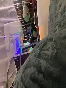 gurlnips live sex cam