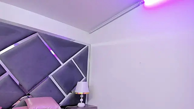 Charlotte_Myers live sex cam