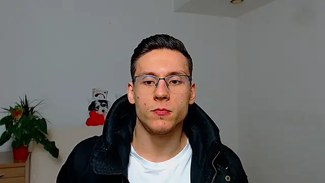 ZeinMiracles live sex cam