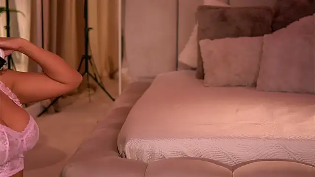 YasmineShaw live sex cam