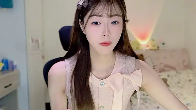 Onecutelittle live sex cam