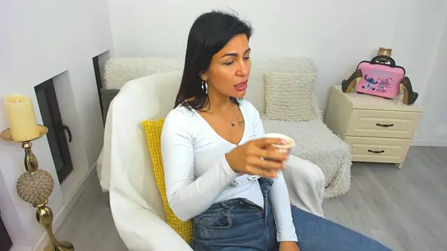 Arya_Lexy live sex cam