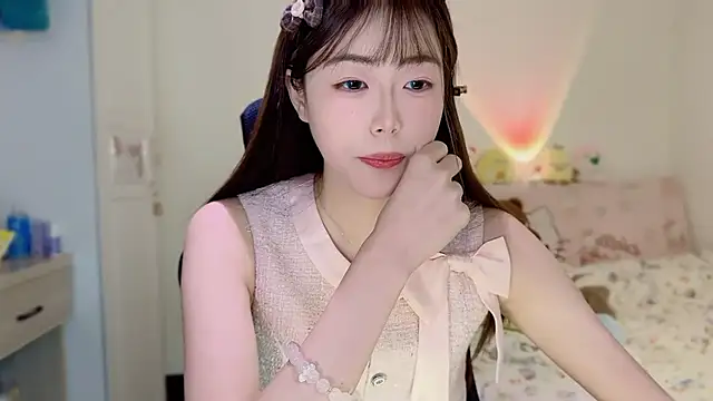 Onecutelittle live sex cam