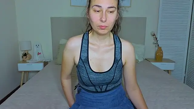 Olivia_milf_'s cam snapshot