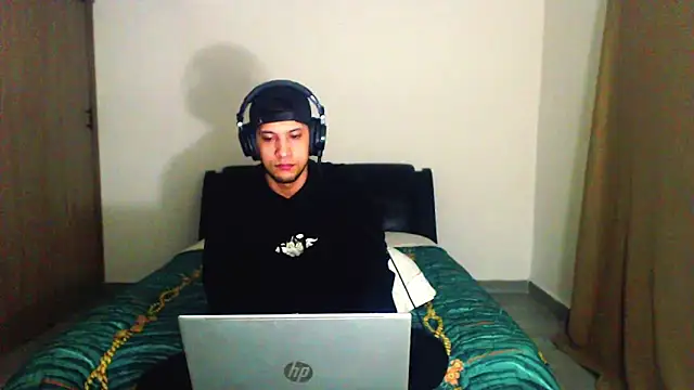 bladetrinityn's cam snapshot