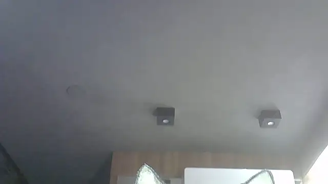 SkinnyKitten live sex cam