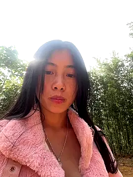 LylyOx9 live sex cam