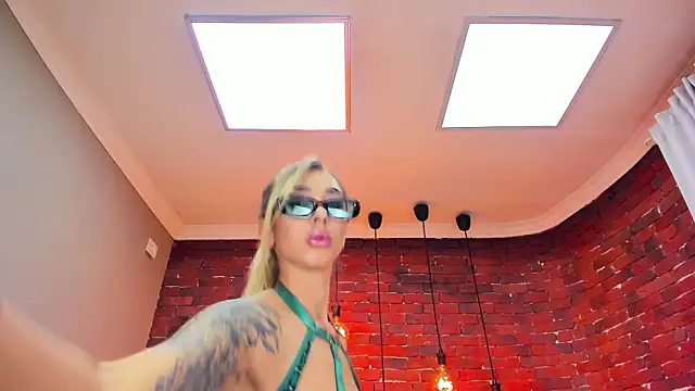 ChristynaRoss live sex cam