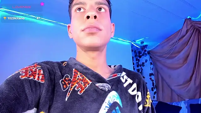 Ethan_Boyy live sex cam