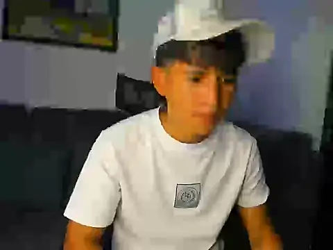 Mikke18 live sex cam