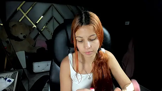 Paris_Petit live sex cam