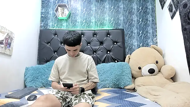 exotic_hot_couple live sex cam