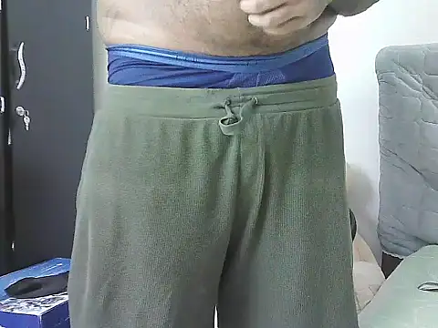 AlphaLatinoBear's cam snapshot