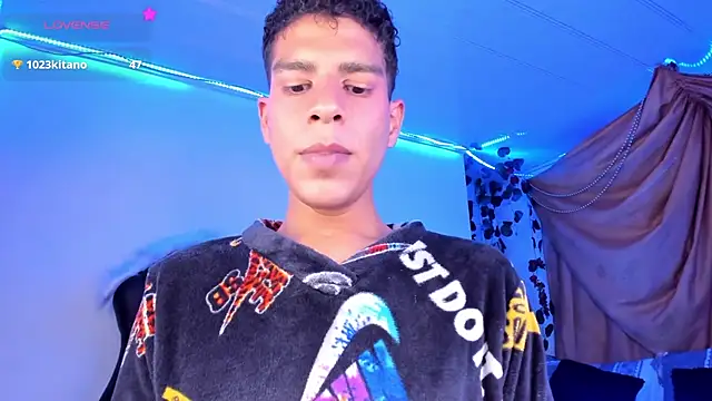 Ethan_Boyy's cam snapshot