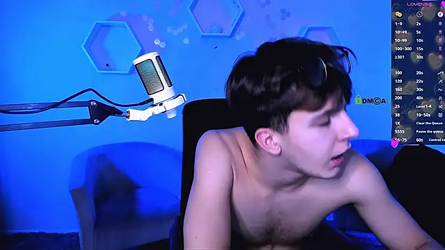 travis_wolf_ live sex cam