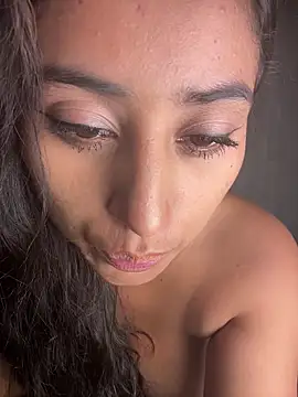 Valentinne_z live sex cam