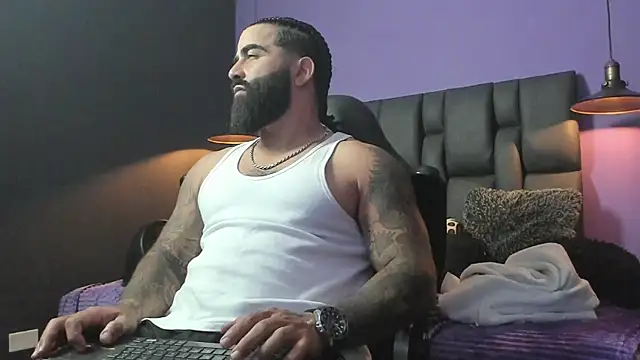 Lyon_vach live sex cam