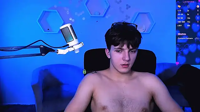 travis_wolf_ live sex cam