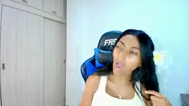 sophiax-x live sex cam