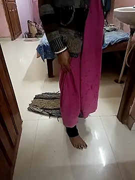 COUPLLE_VILLAGE live sex cam