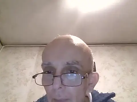 mariusica1@xh live sex cam