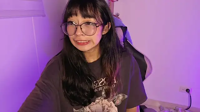 Yommi_Winx live sex cam