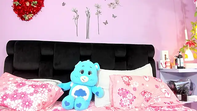 KendallWings live sex cam