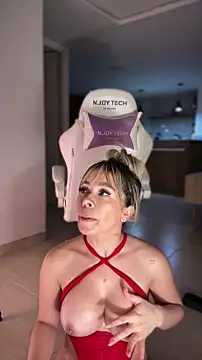 Holli_woul's cam snapshot