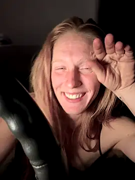 GoldenFlameGoddess live sex cam