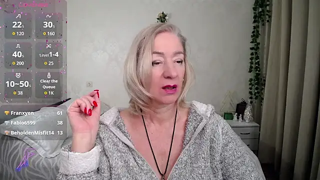 hunters_woman's cam snapshot