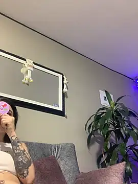 Naomii2's cam snapshot