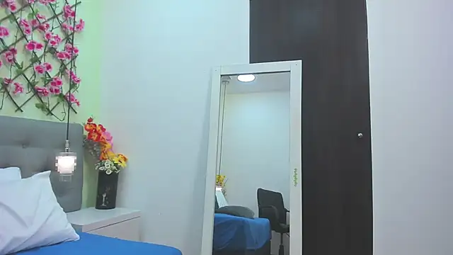 Luna_delvalle's cam snapshot