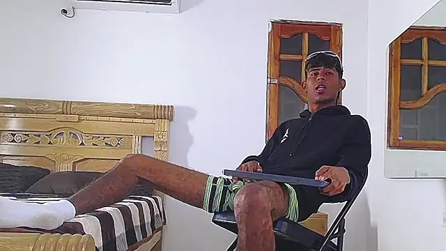 black_boy22_'s cam snapshot